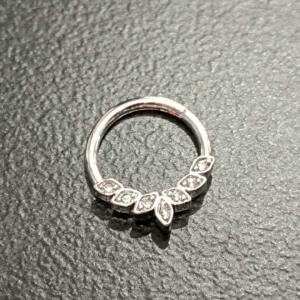 Ring clicker με διαμαντάκια 8mm