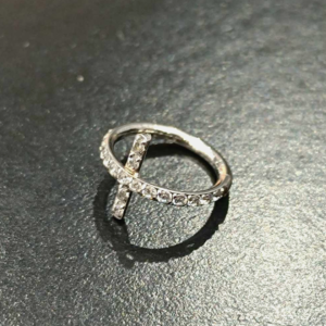 Clicker ring σταυρός με διαμαντάκια Τιτάνιο G23