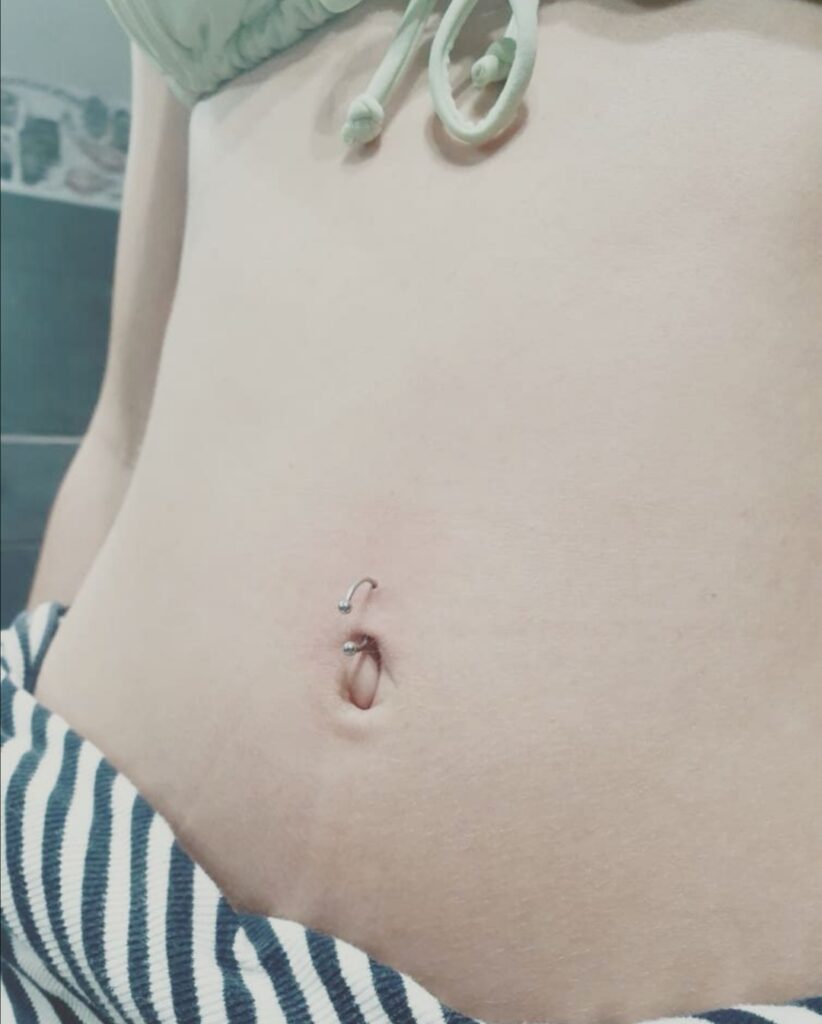 Belly piercing