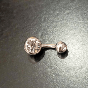 Μπάρα αφαλού με διαμαντάκι 6mm